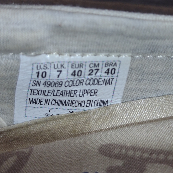 Skechers Career Interview Flat Suede Shoes Womens Size 10 Cream - Picture 9 of 10